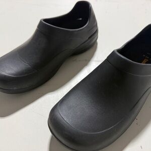 Tredsafe Unisex Black Deluxe Slip Resistant Shoes Size M-10 / W-11W Slides Clogs